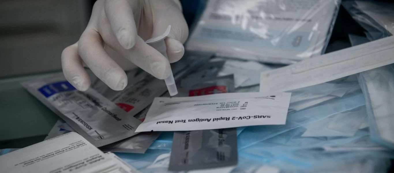 «Καρφώνει» την κυβέρνηση ο Α.Εξαδάκτυλος: «Η απόφαση ήταν για δύο self test την εβδομάδα στα σχολεία»